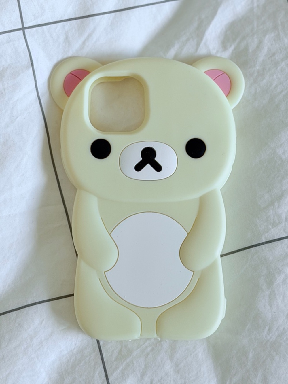 Cute Bear Silicone iPhone 14 Case - Cream with Pink Accents